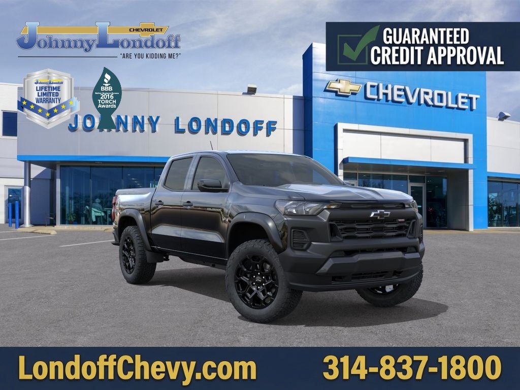 2026 Chevrolet Colorado Trail Boss in Black — front three-quarter view
