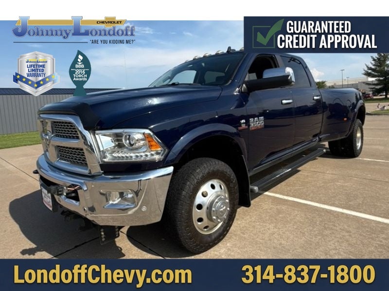 2018 RAM 3500 Laramie Crew Cab 4x4 8' Box in Blue — front three-quarter view