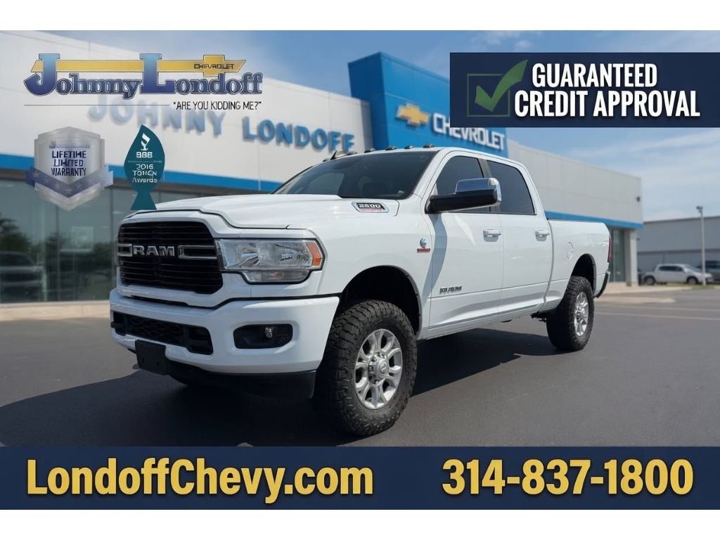 2022 RAM 2500 Big Horn Crew Cab 4x4 6'4" Box in White — front three-quarter view