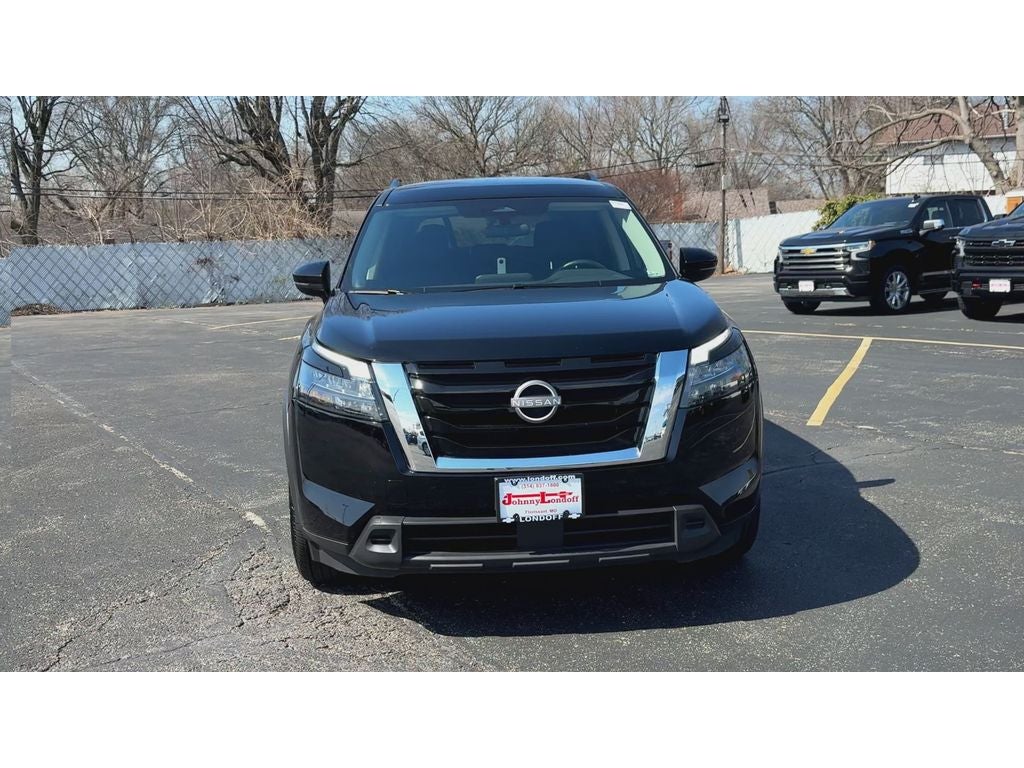 2025 Nissan Pathfinder — rear three-quarter view