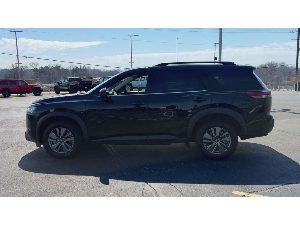 2025 Nissan Pathfinder — detail view